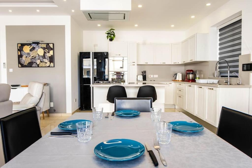 Mellieha, Luxury 3 Bedroom Azure Maisonette 외부 사진