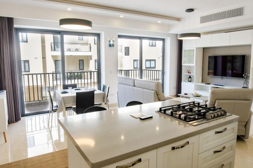 Mellieha, Luxury 3 Bedroom Azure Maisonette 외부 사진